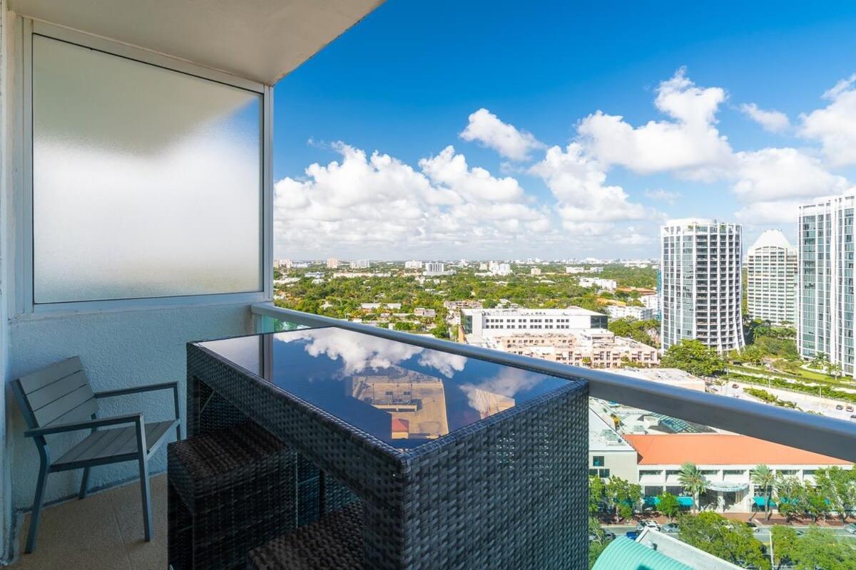 City View Balcony Steps From Restaurants, Peacock Park & Marina Miami Extérieur photo